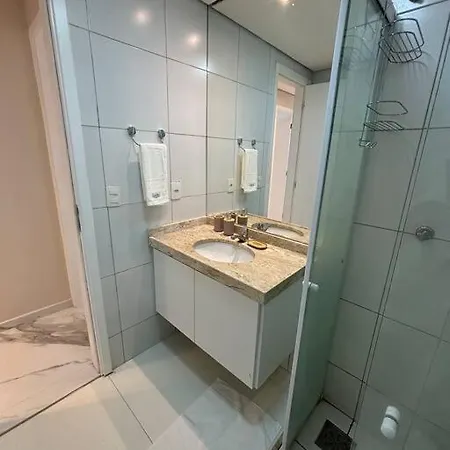 Apartamento Vista Mar Incrível Com 2 Quartos Beira Mar